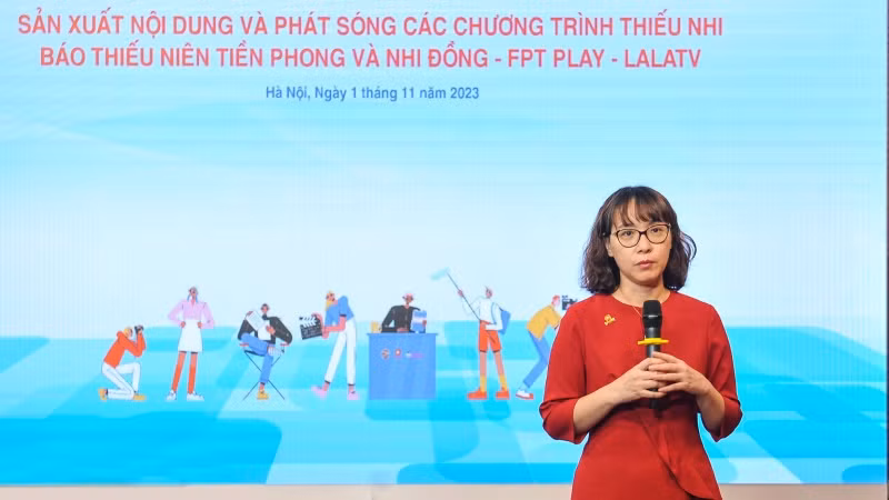 Phó Tổng giám đốc FPT Play Tô Nam Phương phát biểu chia sẻ tại chương trình. Phó Tổng giám đốc FPT Play Tô Nam Phương phát biểu chia sẻ tại chương trình.