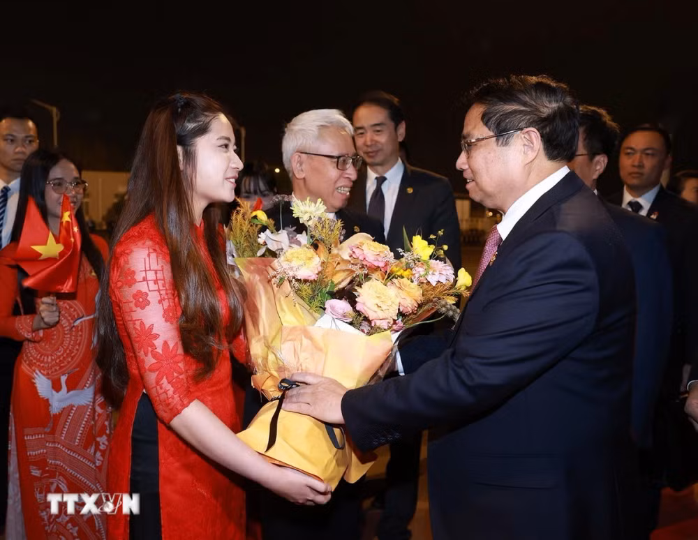 Lễ đón Thủ tướng Phạm Minh Chính đến thành phố Trùng Khánh. (Ảnh: Dương Giang/TTXVN) Lễ đón Thủ tướng Phạm Minh Chính đến thành phố Trùng Khánh. (Ảnh: Dương Giang/TTXVN)
