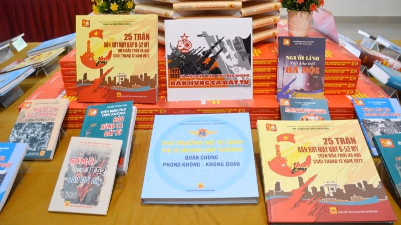 Các tác phẩm trong bộ sách "Hà Nội - Điện Biên Phủ trên không".