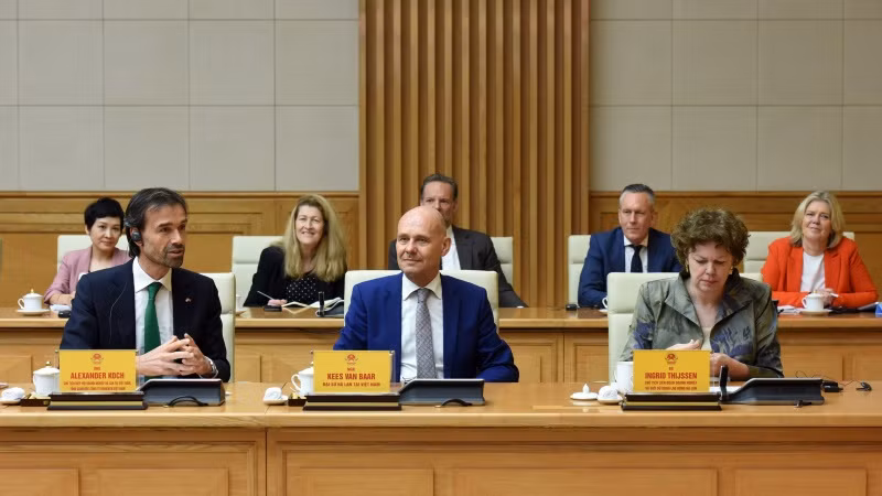 Đoàn doanh nghiệp hàng đầu của Hà Lan do Chủ tịch Liên đoàn Giới chủ và Công nghiệp Hà Lan Ingrid Thijssen dẫn đầu.