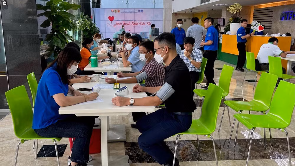 Hiến máu nhân đạo - Hoạt động ý nghĩa nhân ngày truyền thống của PVFCCo