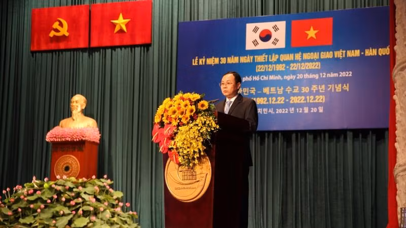 Phó Bí thư Thành ủy Thành phố Hồ Chí Minh Nguyễn Văn Hiếu phát biểu tại lễ kỷ niệm. (Ảnh: LONG HỒ) 