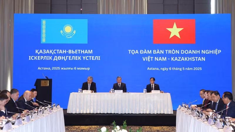 Tổng Bí thư Tô Lâm dự Tọa đàm bàn tròn doanh nghiệp Việt Nam-Kazakhstan. (Ảnh: Thống Nhất/TTXVN)