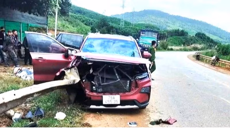 Hiện trường vụ tai nạn. (Ảnh: N.H)