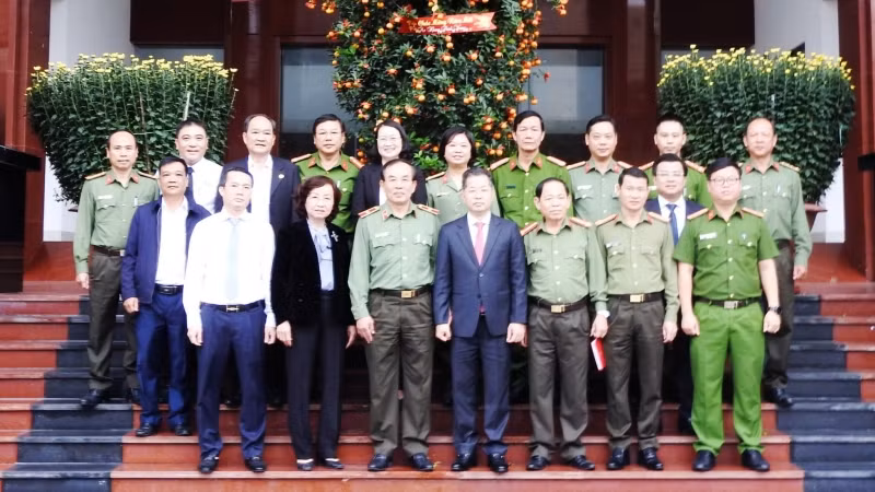 Đồng chí Nguyễn Văn Quảng, Bí thư Thành ủy Đà Nẵng thăm, chúc Tết lực lượng Công an thành phố Đà Nẵng. Đồng chí Nguyễn Văn Quảng, Bí thư Thành ủy Đà Nẵng thăm, chúc Tết lực lượng Công an thành phố Đà Nẵng.