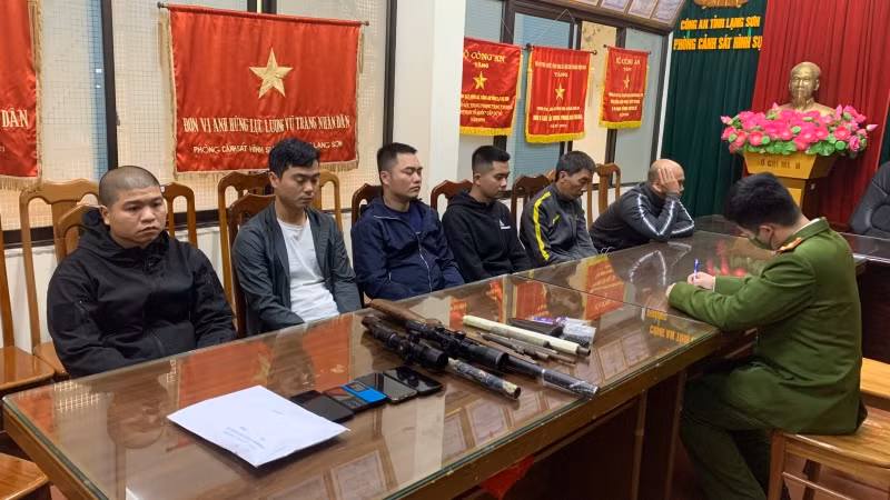 Công an tỉnh Lạng Sơn triệt phá thành công đường dây cá độ bóng đá qua mạng. Công an tỉnh Lạng Sơn triệt phá thành công đường dây cá độ bóng đá qua mạng.