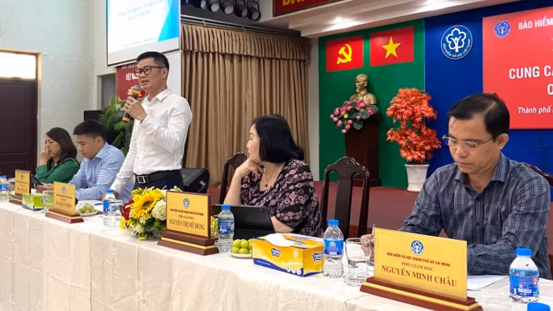 Lãnh đạo Cơ quan Bảo hiểm xã hội Thành phố gặp gỡ báo chí, thông tin hoạt động của ngành.