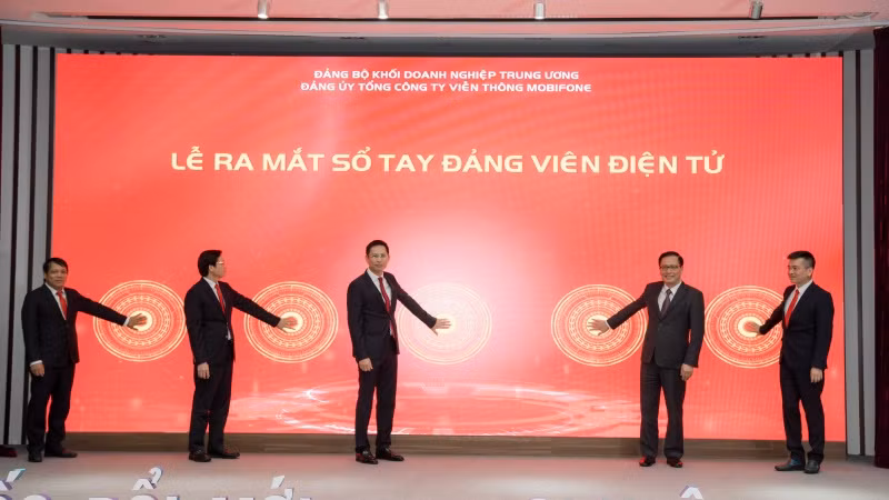 Ra mắt sổ tay đảng viên MobiFone.
