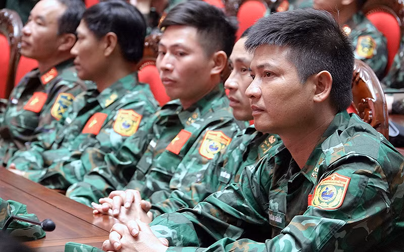 Các sĩ quan, chiến sĩ thành viên Đoàn công tác Quân đội nhân dân Việt Nam tại Thổ Nhĩ Kỳ dự buổi lễ. Các sĩ quan, chiến sĩ thành viên Đoàn công tác Quân đội nhân dân Việt Nam tại Thổ Nhĩ Kỳ dự buổi lễ.