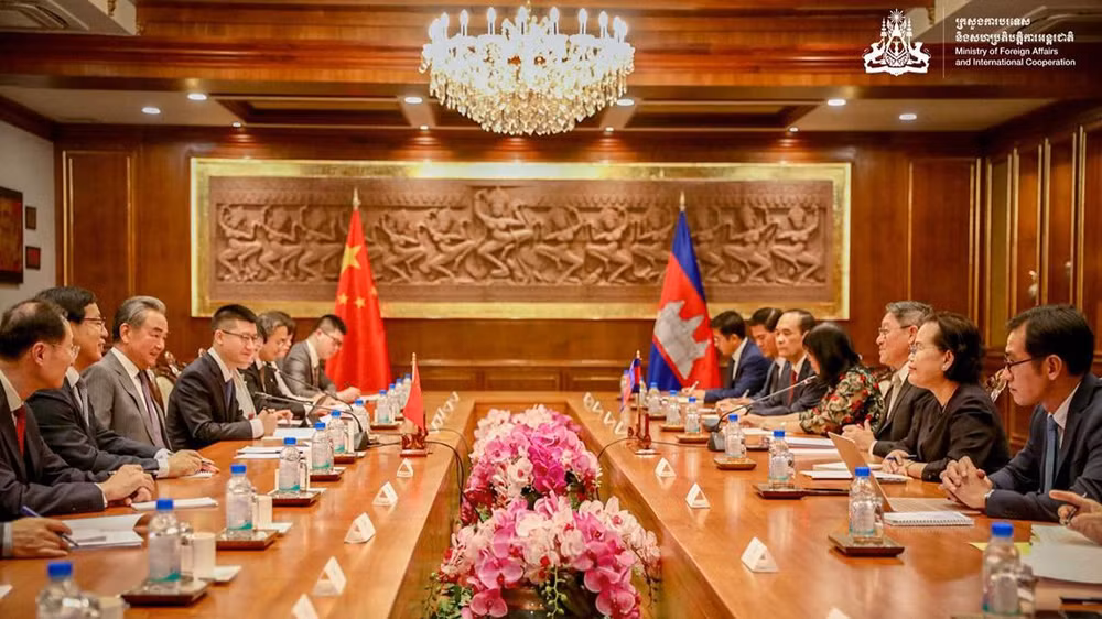 Hội đàm giữa hai đoàn đại biểu Bộ Ngoại giao Campuchia và Trung Quốc tại Phnom Penh. (Ảnh: Fresh News)