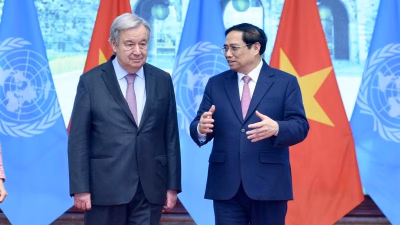 Thủ tướng Phạm Minh Chính và Tổng Thư ký Liên hợp quốc António Guterres. (Ảnh: Trần Hải)