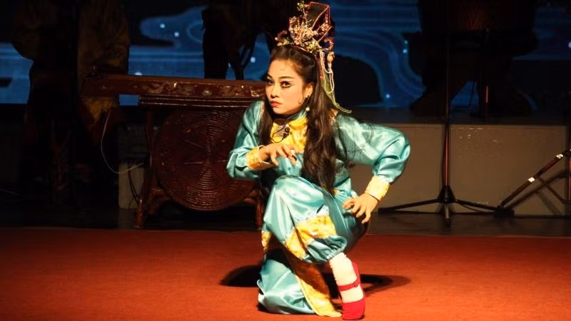 Trích đoạn tuồng “Nguyệt Cô hóa cáo”. Trích đoạn tuồng “Nguyệt Cô hóa cáo”.