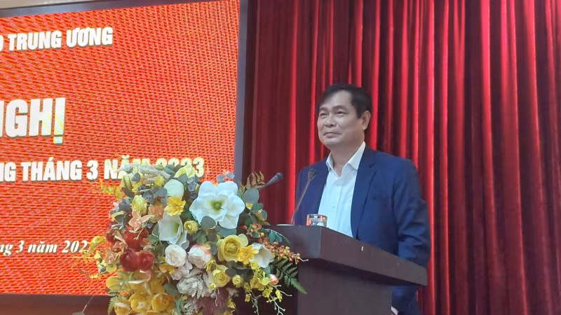 Đồng chí Phan Xuân Thủy, Phó Trưởng ban Tuyên giáo Trung ương phát biểu kết luận Hội nghị, định hướng tuyên truyền. Đồng chí Phan Xuân Thủy, Phó Trưởng ban Tuyên giáo Trung ương phát biểu kết luận Hội nghị, định hướng tuyên truyền.