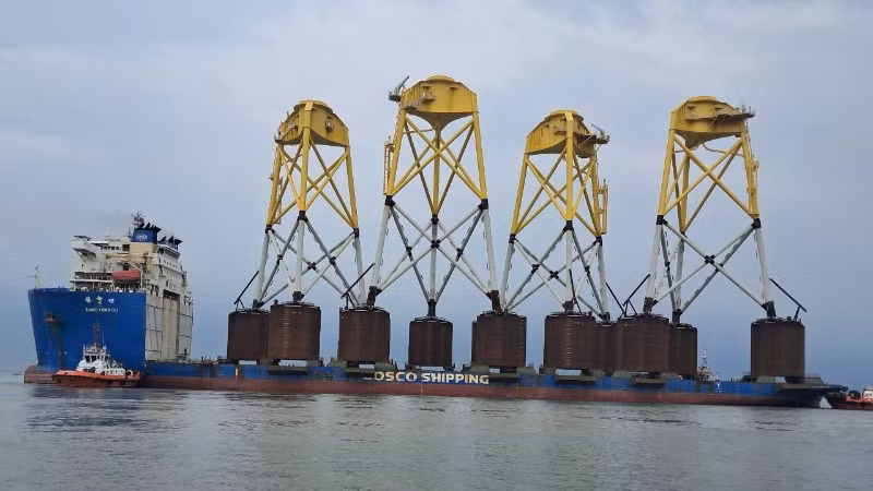 PTSC bàn giao lô 4 chân đế đầu tiên cho khách hàng.
