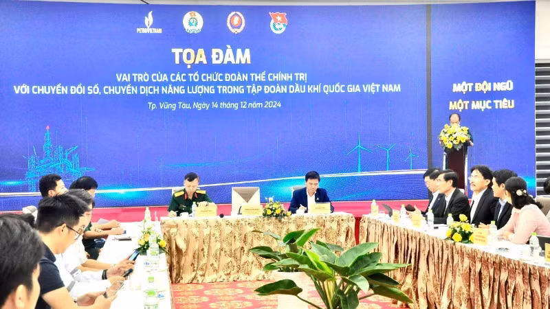 Các đại biểu tham dự Tọa đàm.