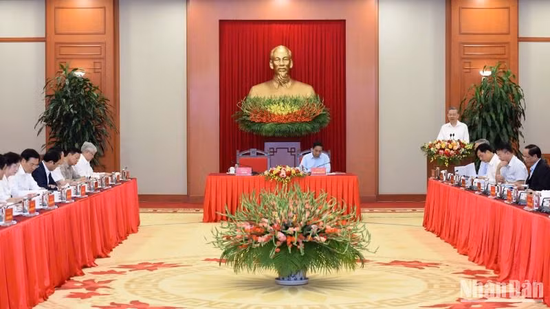 Tổng Bí thư Tô Lâm chủ trì cuộc họp Tiểu ban Kinh tế-xã hội Đại hội XIV của Đảng. (Ảnh: Trần Hải)