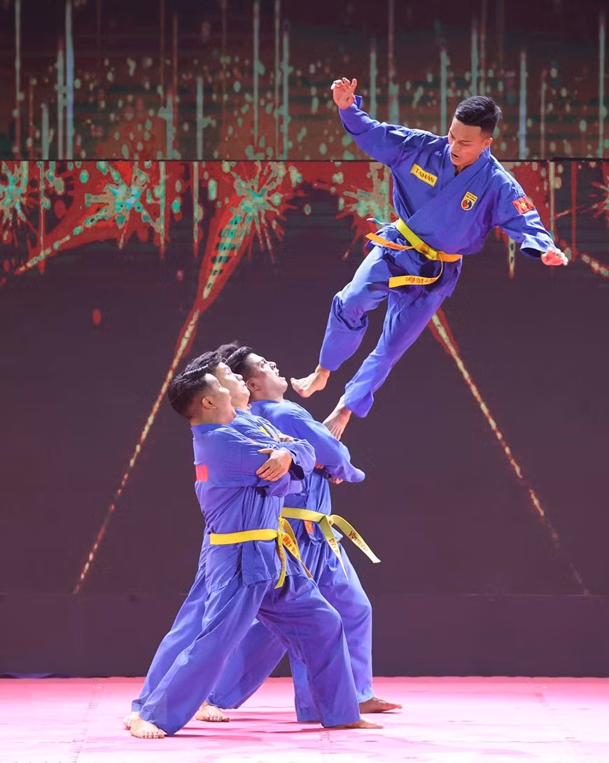 Môn sinh Vovinam biểu diễn tại lễ kỷ niệm 85 năm thành lập Vovinam Việt võ đạo. (Ảnh: Thống Nhất/TTXVN) Môn sinh Vovinam biểu diễn tại lễ kỷ niệm 85 năm thành lập Vovinam Việt võ đạo. (Ảnh: Thống Nhất/TTXVN)
