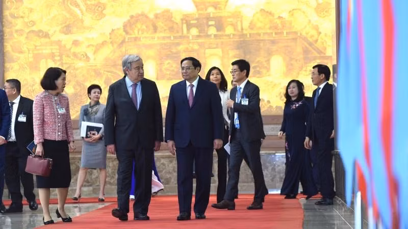 Thủ tướng Phạm Minh Chính và Tổng Thư ký Liên hợp quốc António Guterres. (Ảnh: Trần Hải)