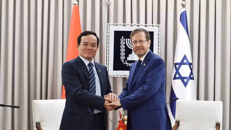 Phó Thủ tướng Trần Lưu Quang hội kiến Tổng thống Israel.