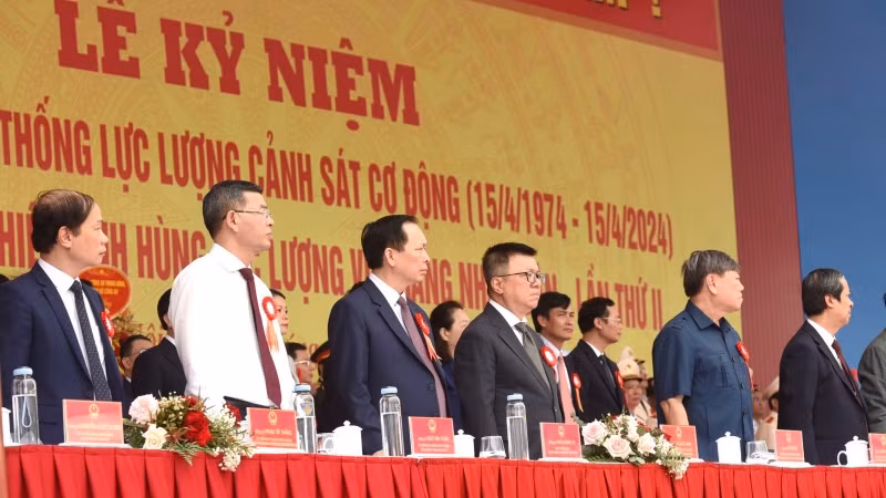 Các đại biểu tham dự Lễ kỷ niệm 50 năm Ngày Truyền thống lực lượng Cảnh sát cơ động. (Ảnh: Trần Hải)