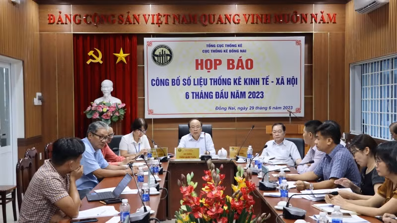 Quang cảnh buổi họp báo.