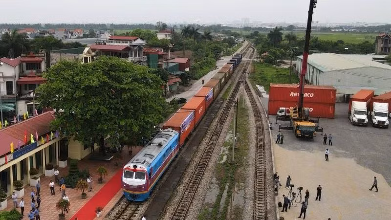 Chuyến tàu liên vận quốc tế đầu tiên khai thác từ ga Cao Xá. Chuyến tàu liên vận quốc tế đầu tiên khai thác từ ga Cao Xá.