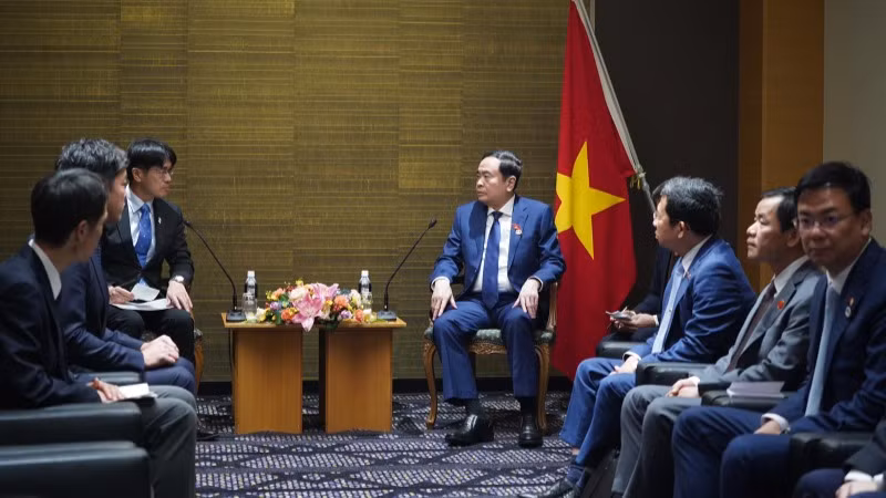 Chủ tịch Quốc hội Trần Thanh Mẫn tiếp Thống đốc tỉnh Nara Yamashita Makoto. (Ảnh: Doãn Tấn/TTXVN)