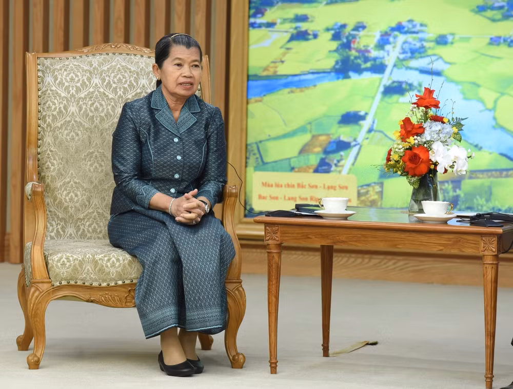 Phó Thủ tướng, Bộ trưởng Quan hệ với Quốc hội-Thượng viện và Thanh tra Campuchia Men Sam An. Phó Thủ tướng, Bộ trưởng Quan hệ với Quốc hội-Thượng viện và Thanh tra Campuchia Men Sam An.