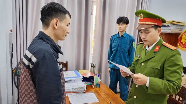 Cơ quan điều tra tống đạt các quyết định đối với Nguyễn Ngọc Châu.