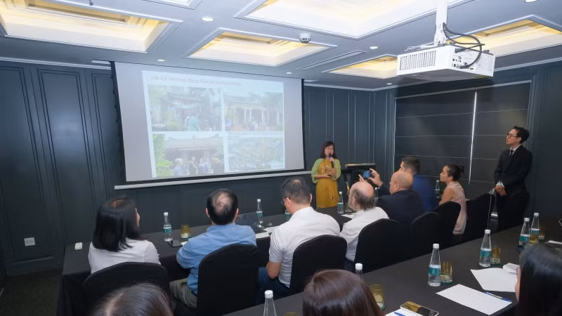 Sự kiện “Cuu Village Show” là một hành trình trải nghiệm văn hóa và nghệ thuật đậm chất Việt, mở ra những cơ hội giao lưu và hợp tác quốc tế giữa Việt Nam và Italia. Sự kiện “Cuu Village Show” là một hành trình trải nghiệm văn hóa và nghệ thuật đậm chất Việt, mở ra những cơ hội giao lưu và hợp tác quốc tế giữa Việt Nam và Italia.
