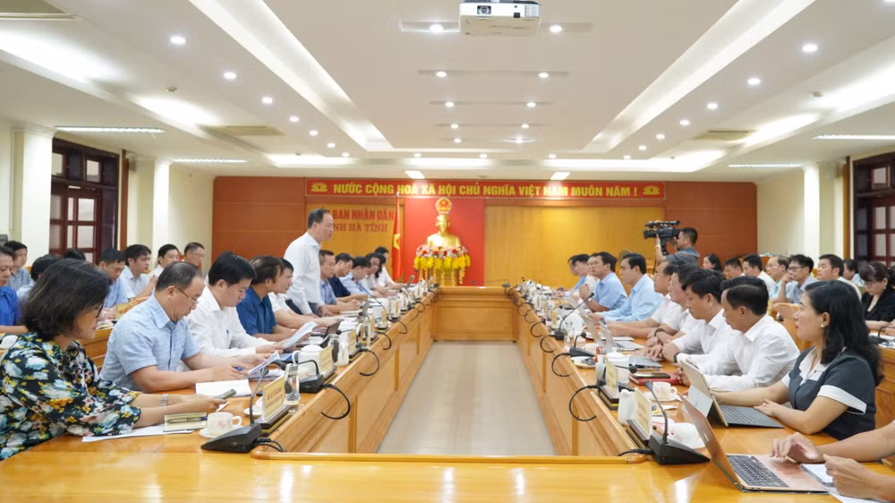 Quang cảnh buổi làm việc.