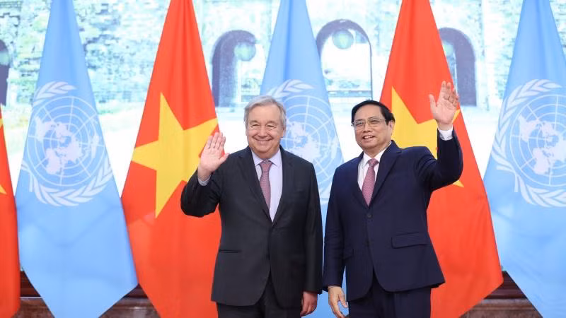 Thủ tướng Phạm Minh Chính và Tổng Thư ký Liên hợp quốc António Guterres. (Ảnh: Trần Hải)