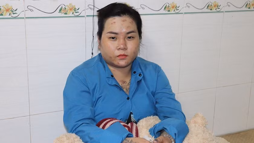 Nguyễn Thị Thanh Hằng bị bắt quả tang tàng trữ ma túy trái phép Nguyễn Thị Thanh Hằng bị bắt quả tang tàng trữ ma túy trái phép