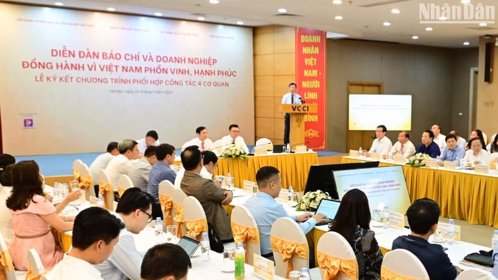 Báo chí và doanh nghiệp đồng hành vì sự phát triển bền vững ảnh 1