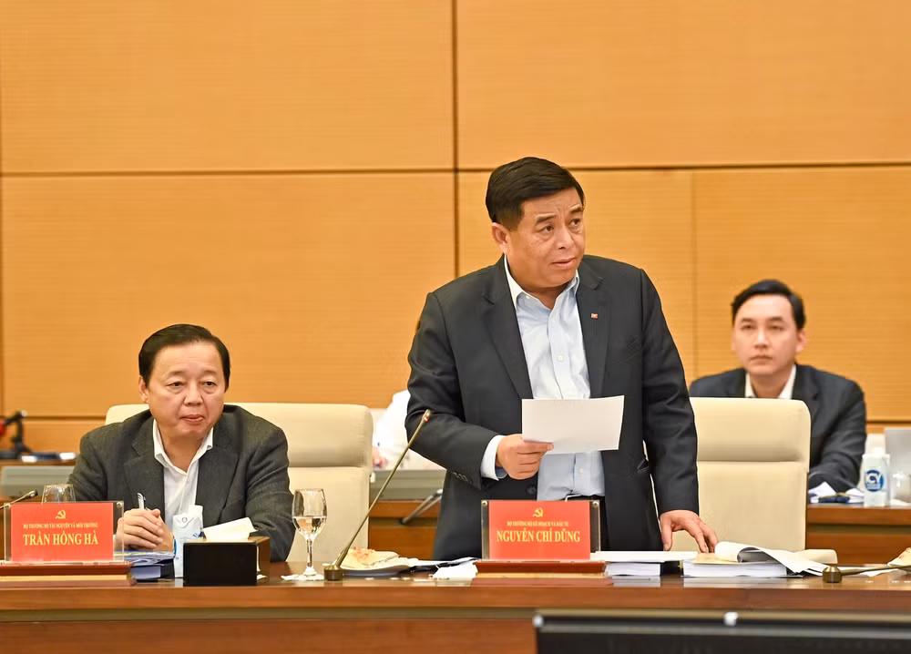 Bộ trưởng Kế hoạch và Đầu tư Nguyễn Chí Dũng phát biểu tại buổi làm việc. Bộ trưởng Kế hoạch và Đầu tư Nguyễn Chí Dũng phát biểu tại buổi làm việc.