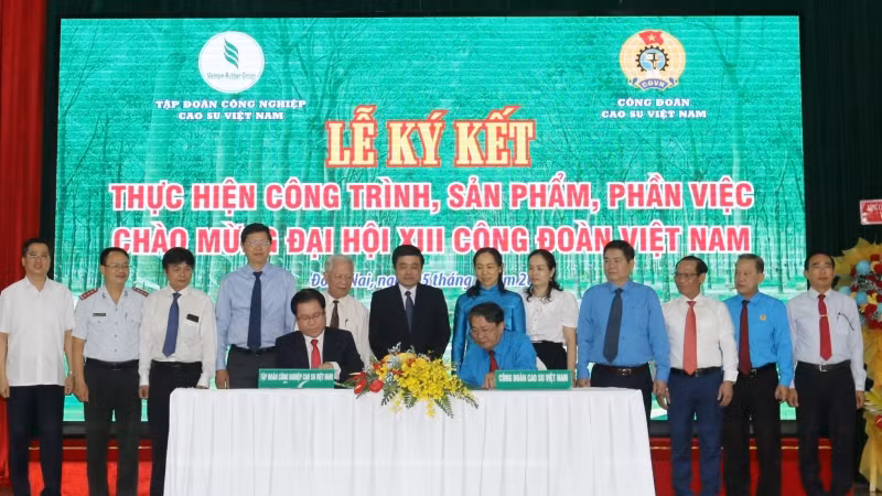 Công đoàn Cao-su Việt Nam và Tập đoàn VRG ký kết thực hiện công trình chào mừng Đại hội XIII Công đoàn Việt Nam. Công đoàn Cao-su Việt Nam và Tập đoàn VRG ký kết thực hiện công trình chào mừng Đại hội XIII Công đoàn Việt Nam.