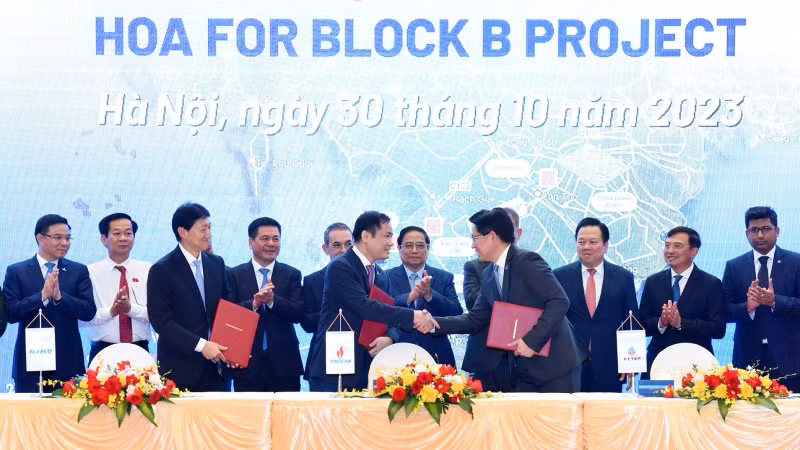 Thủ tướng Phạm Minh Chính chứng kiến Lễ ký kết thỏa thuận khung Lô B. Thủ tướng Phạm Minh Chính chứng kiến Lễ ký kết thỏa thuận khung Lô B.