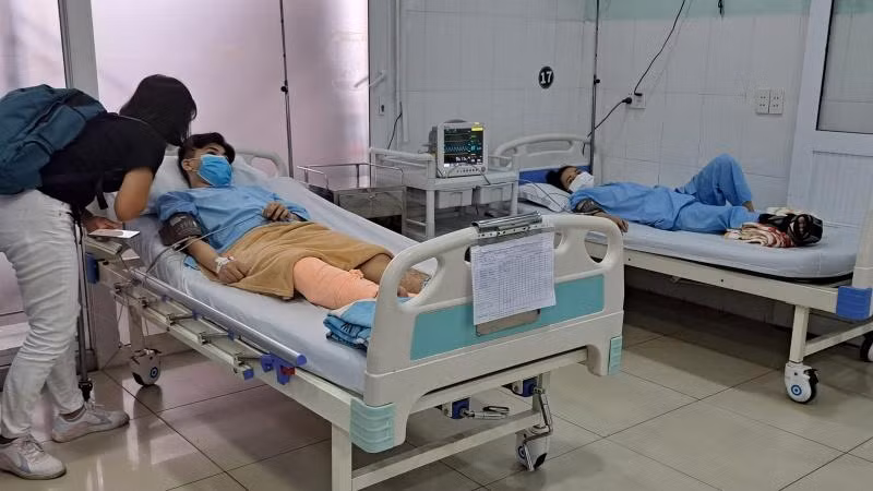 Hai nạn nhân bị thương đang được điều trị tại bệnh viện.