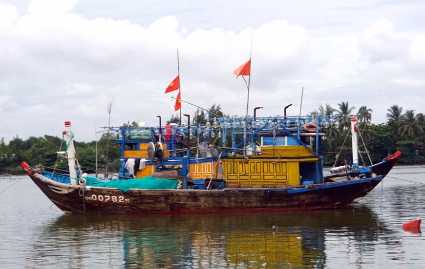 [Ảnh] Người dân tại miền trung hối hả phòng, chống bão Noru ảnh 8