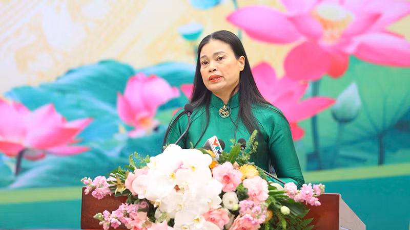 Giám đốc Sở Lao động-Thương binh và Xã hội Hà Nội Bạch Liên Hương phát biểu tại hội nghị tổng kết công tác năm 2024, triển khai nhiệm vụ năm 2025 của lĩnh vực lao động, người có công và xã hội. Giám đốc Sở Lao động-Thương binh và Xã hội Hà Nội Bạch Liên Hương phát biểu tại hội nghị tổng kết công tác năm 2024, triển khai nhiệm vụ năm 2025 của lĩnh vực lao động, người có công và xã hội.