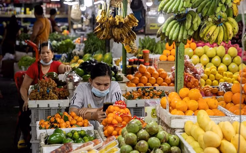 Một khu chợ tại TP Quezon, Philippines, ngày 2/5/2021. (Ảnh: Reuters)