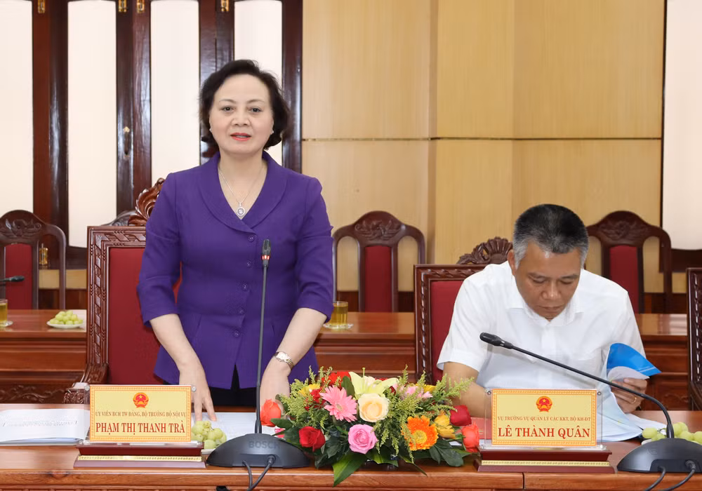 Bộ trưởng Nội vụ Phạm Thị Thanh Trà phát biểu tại buổi làm việc. 