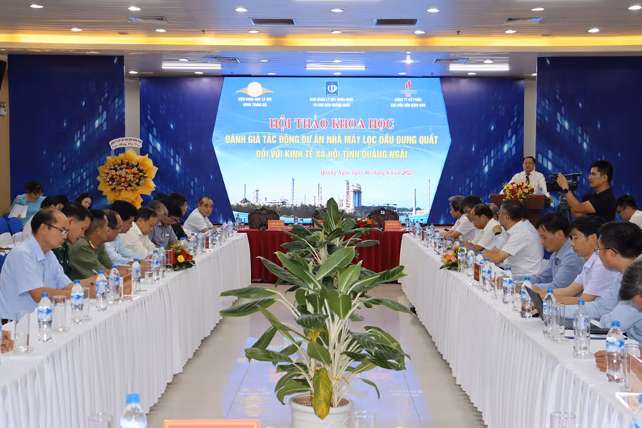 Quang cảnh hội thảo. Quang cảnh hội thảo.