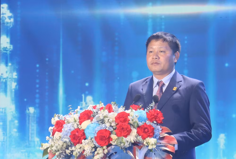 Tổng Giám đốc BSR Bùi Ngọc Dương đọc diễn văn tại buổi lễ.