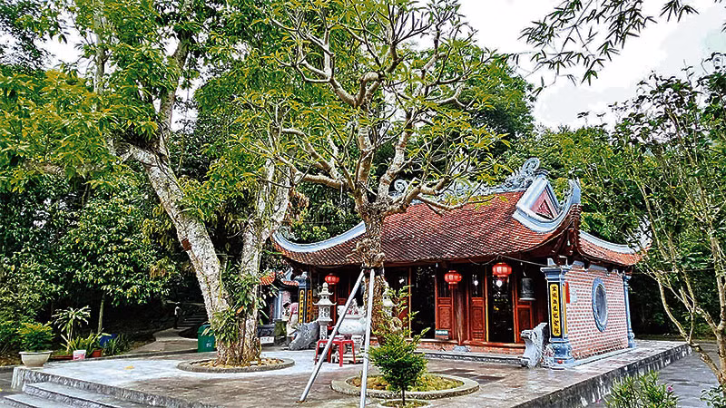 Miếu Ông tọa lạc bên bờ sông Ba Chẽ, thuộc xã Nam Sơn, huyện Ba Chẽ, tỉnh Quảng Ninh.