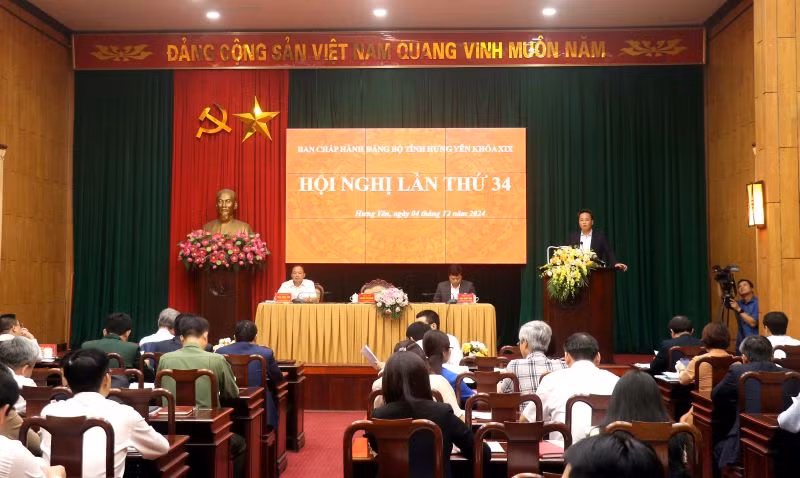 Toàn cảnh Hội nghị Tỉnh ủy Hưng Yên lần thứ 34.