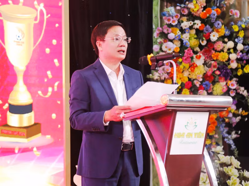 Nhà báo Hồ Minh Chiến, Tổng Biên tập Tạp chí Gia đình Việt Nam, Trưởng Ban tổ chức giải phát biểu bế mạc giải bóng đá Press Cup 2024.