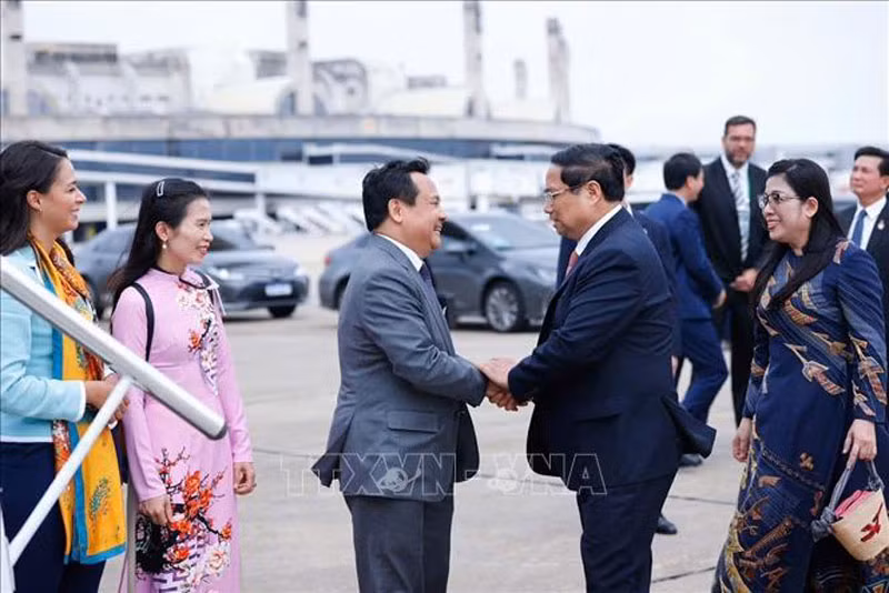 Lễ tiễn Thủ tướng Phạm Minh Chính và Phu nhân kết thúc chuyến tham dự Hội nghị thượng đỉnh G20 tại Rio de Janeiro, Brazil. Ảnh: Dương Giang/TTXVN