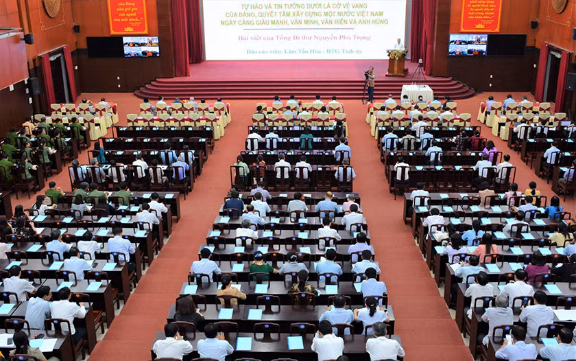 Quang cảnh hội nghị tại điểm cầu trung tâm. Quang cảnh hội nghị tại điểm cầu trung tâm.
