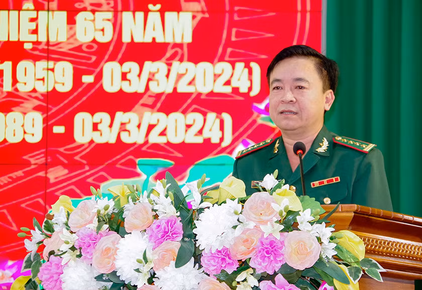 Đại tá Nguyễn Trìu Mến – Bí thư Đảng ủy, Chính ủy, BĐBP tỉnh phát động thi đua tại buổi lễ
